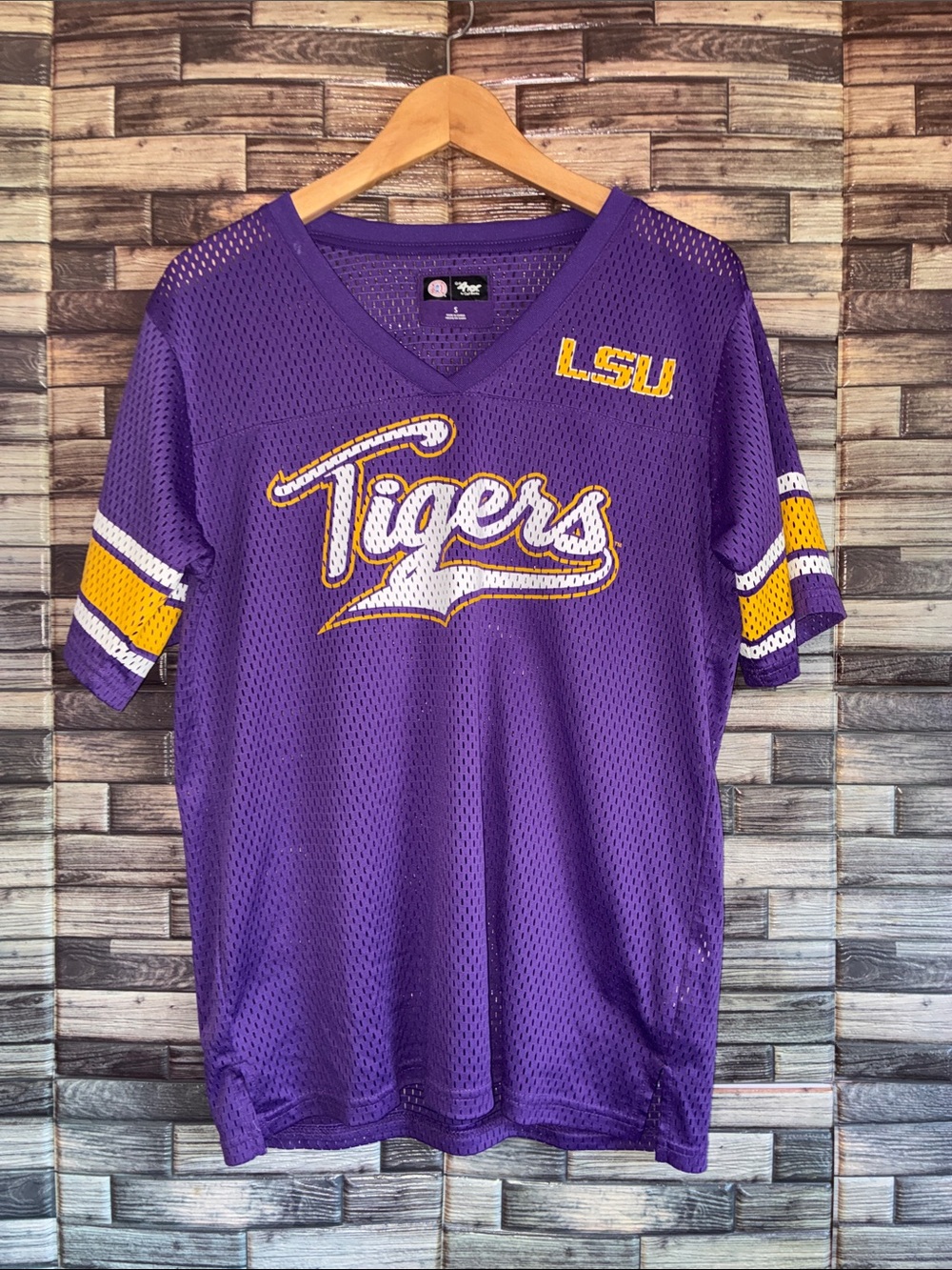 EUC Women’s G-III By Carl Banks LSU Tigers Small Mesh Football Jersey